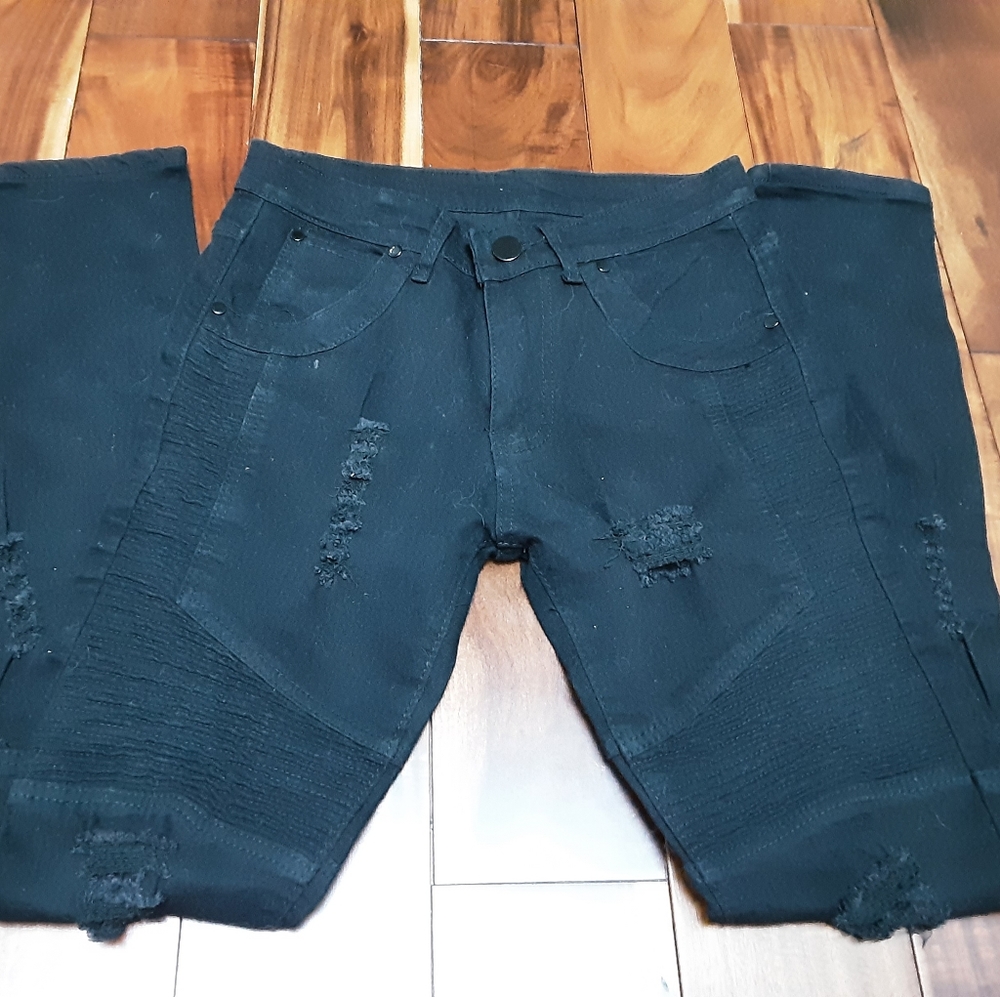 BLACK DESTRUCTED SKINNY JEANS 28
